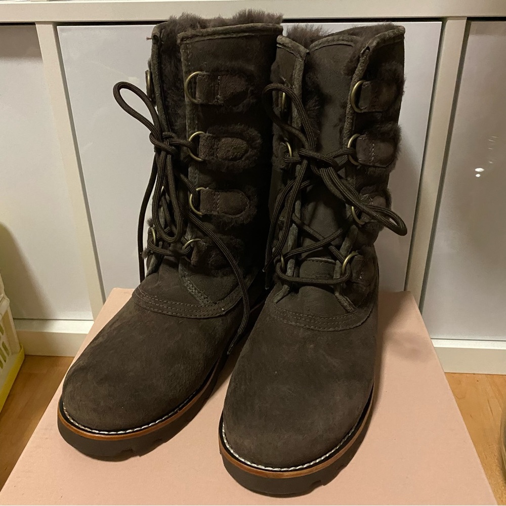 UGG Rommy Boots Size 6 Chocolate Brown